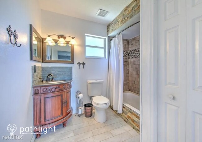 Building Photo - 4 br, 3 bath House - 14954 Sydney Road UNIT