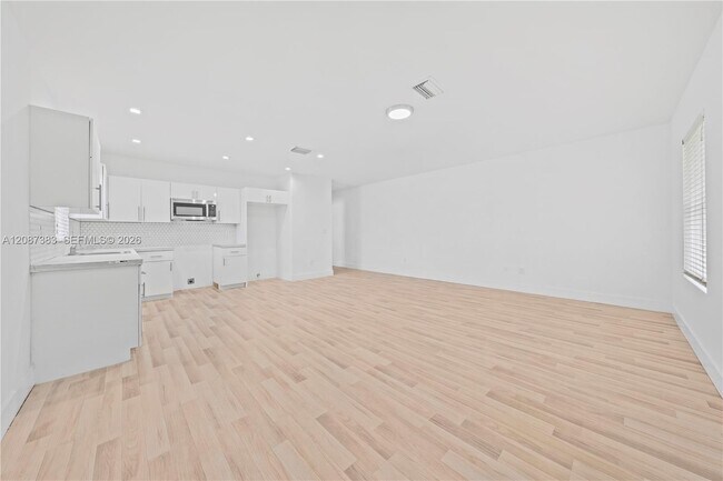 Building Photo - 1020 NW 29th Terrace