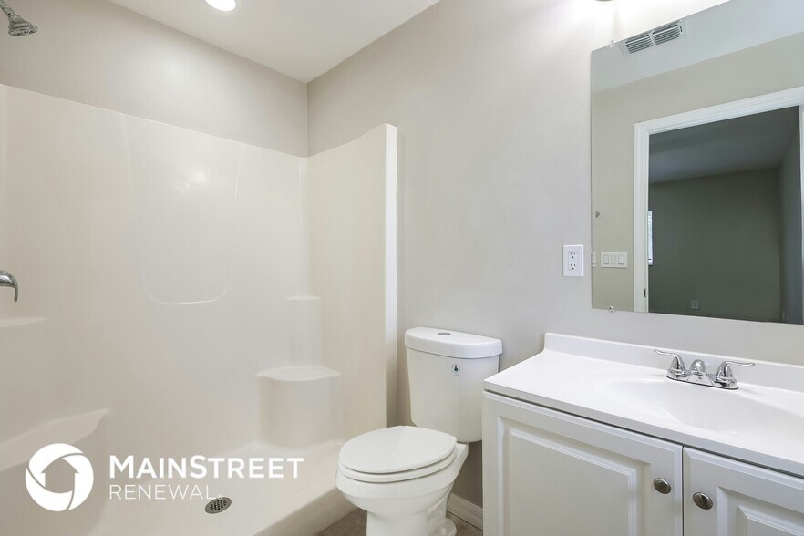 Building Photo - 3814 21st St SW