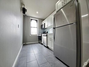 Building Photo - 3 bedroom in BRONX NY 10453