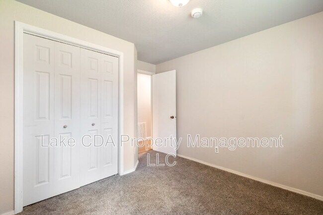 Building Photo - 13079 N Westwood Dr