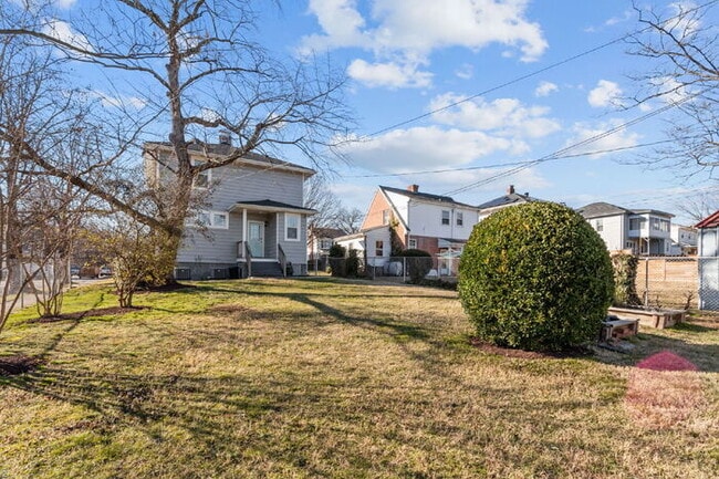 Building Photo - Updated 1920s Colonial in Northside – 3 Bed, 4 Bath – Available Now – $2,895/mo