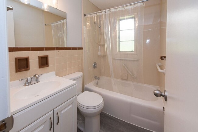 Building Photo - BRIDGETOWN- 3BEDROOM 1BATH W 1 CAR BUILT I...