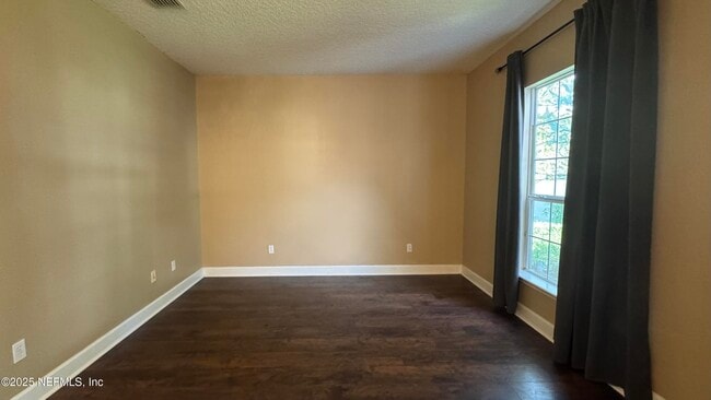 Building Photo - 614 Loire Ct