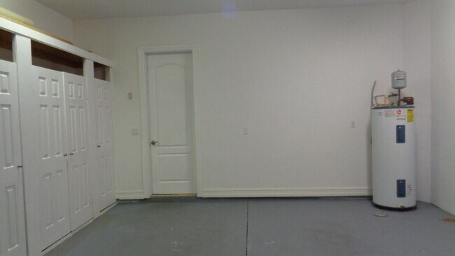Building Photo - 1825 Bridgepointe Cir
