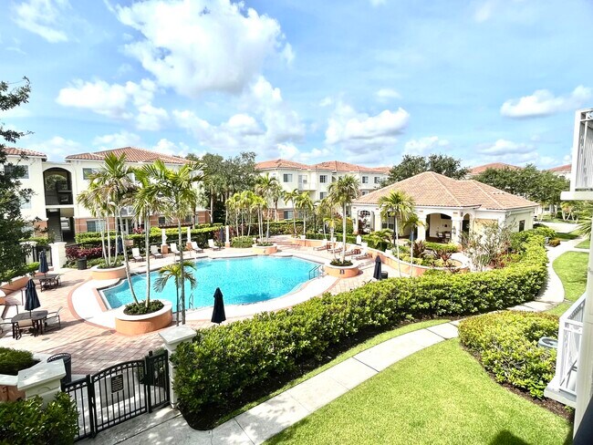 Building Photo - 9833 Baywinds Blvd