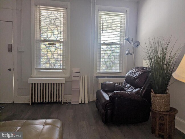 Building Photo - 657 N 37th St