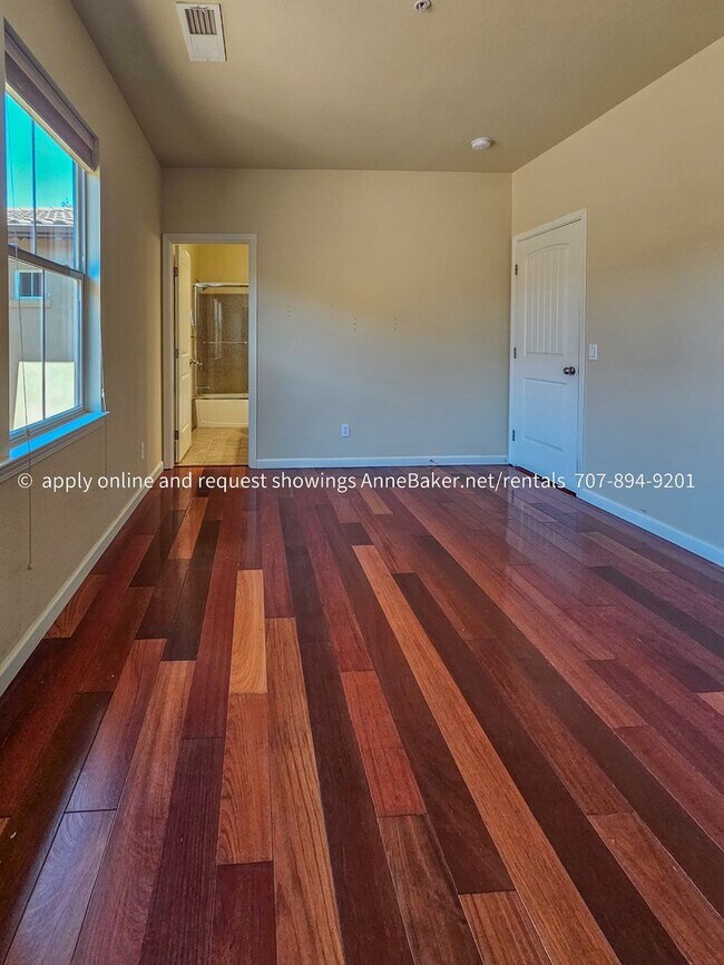 Building Photo - Well Designed Condo at Gardens at Thyme Square - Two Bedrooms and a Bonus Room - Atrium