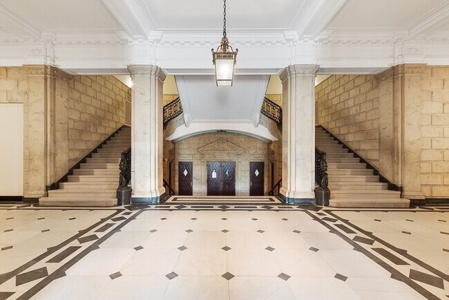 Building Photo - 16 Balmoral St