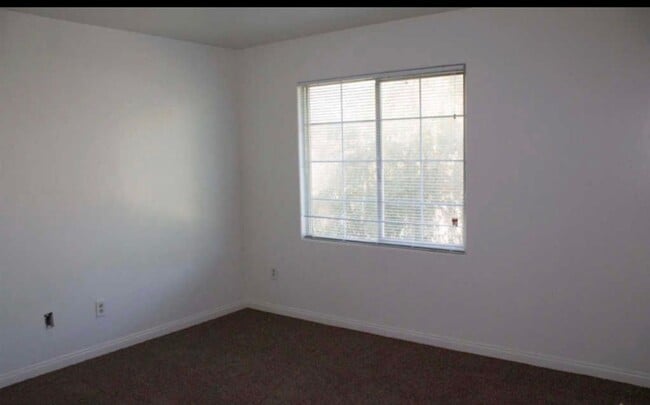 Building Photo - 3811 Oregon St