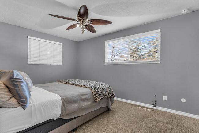 Building Photo - 1992 Afton Cir