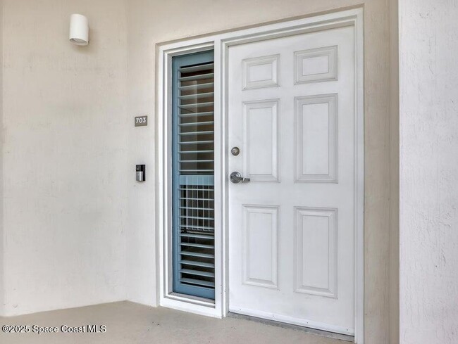 Building Photo - 1435 S Harbor City Blvd