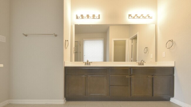 Building Photo - 613 Palmilla St