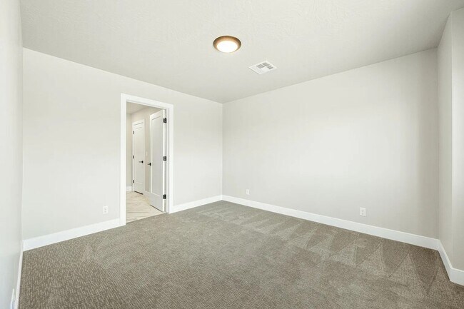 Building Photo - 3983 Razor Dr