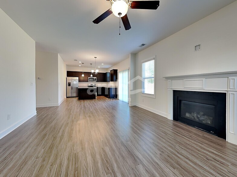 Building Photo - 105 Shore Pine Dr