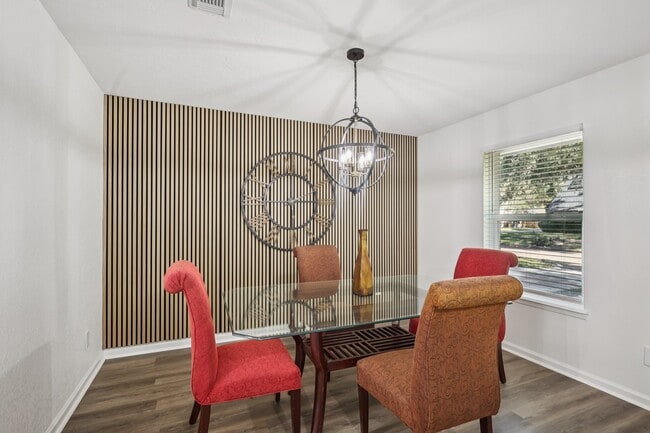 Building Photo - 15322 Torry Pines Rd