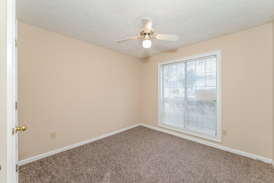 Building Photo - 641 Marble Arch Ave