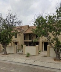 Building Photo - 1419 E Eistetter St