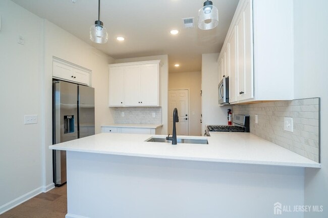 Building Photo - 220 Jessie Pl