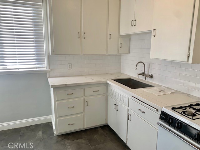 Building Photo - 2513 Tulare Ave