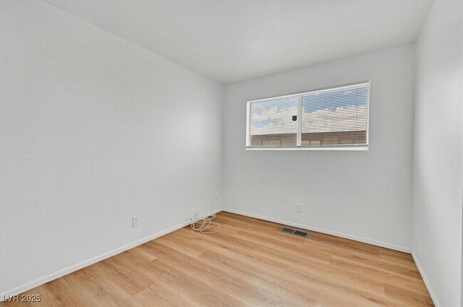 Building Photo - 4474 Buena Vista Dr