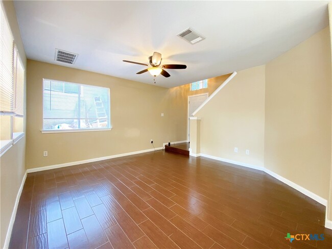 Building Photo - 833 Sagewood Trail