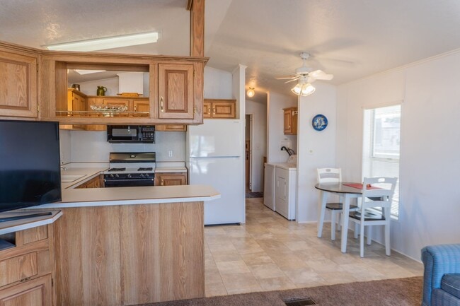 Building Photo - Cozy & Bright Manufactured Home in Fortuna Foothills – Furnished or Unfurnished!