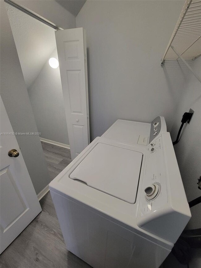 Building Photo - 751 SE 2nd St