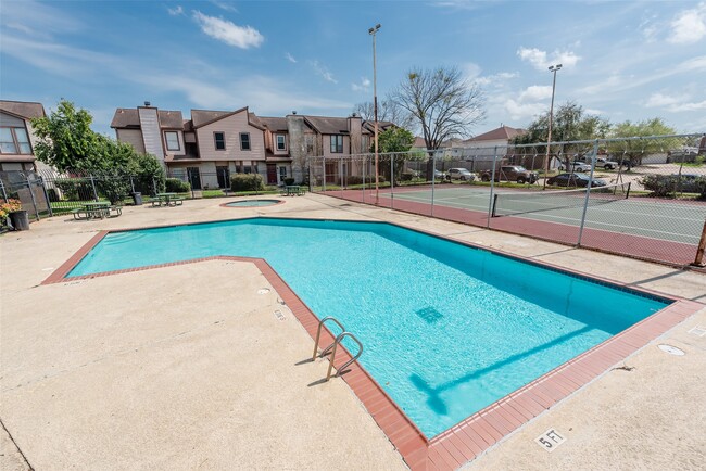 Building Photo - 12400 Brookglade Cir