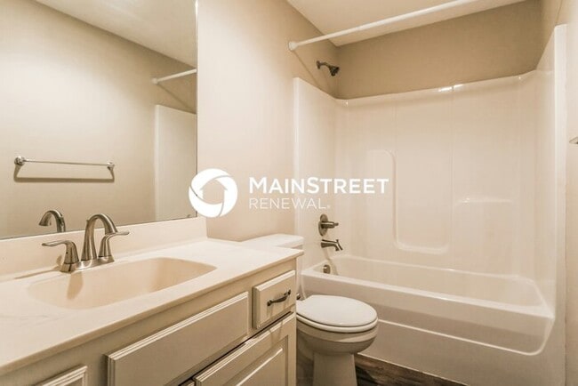 Building Photo - 4 Bedroom Pet-Friendly Home in Grain Valley, MO with Main Street Renewal