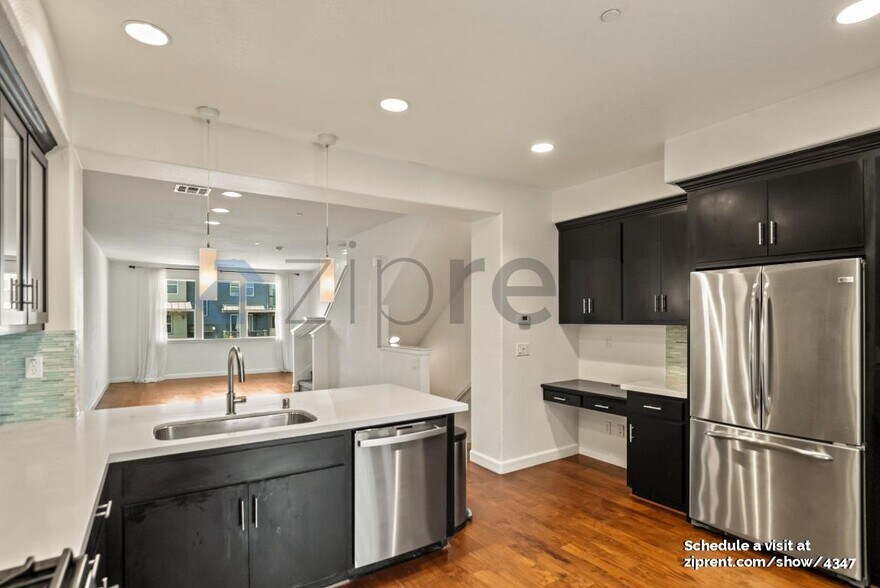 Building Photo - 960 Highland Terrace