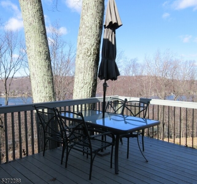 Building Photo - 416 Springbrook Trail
