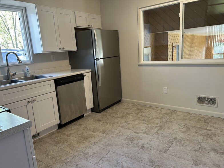 Kitchen - 3383 Locust Ln