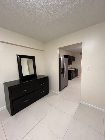 Building Photo - 2715 Cherry Rd