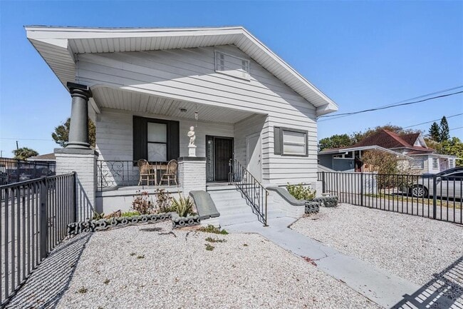 Building Photo - 2319 W Aileen St