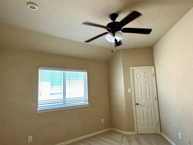 Building Photo - 3817 Edward Dr