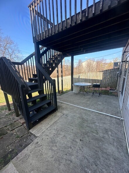 patio - 3685 Appian Way