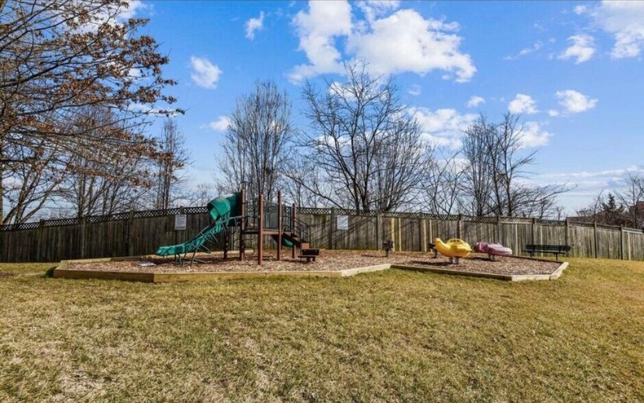 Building Photo - 116 Water Fountain Way