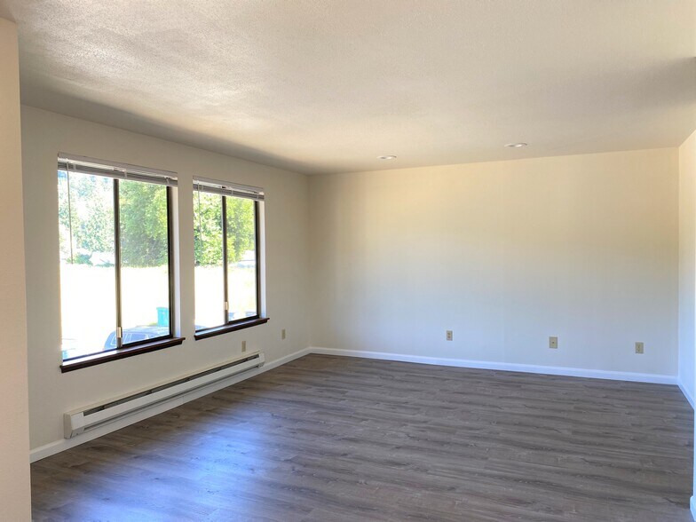 Beautiful natural light - 5517 108th Avenue Ct E