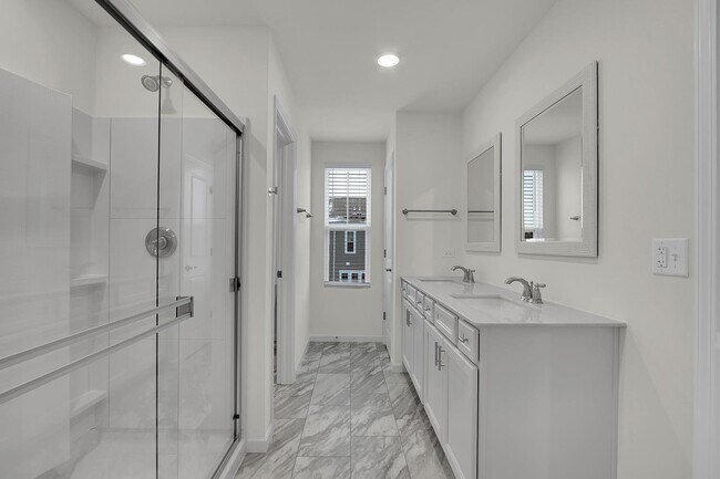 Building Photo - 6275 Sandbelt Dr