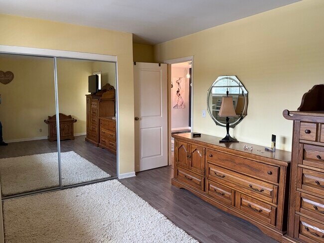 Building Photo - 5725 Holmes Ave