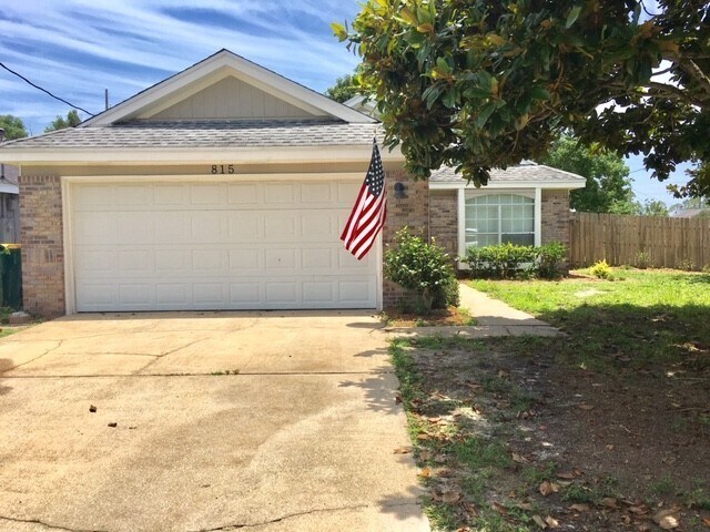 Building Photo - Nice 3 Bedroom Home For Rent!