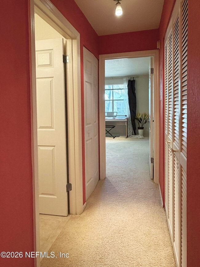 Building Photo - 11-11 Arbor Club Dr