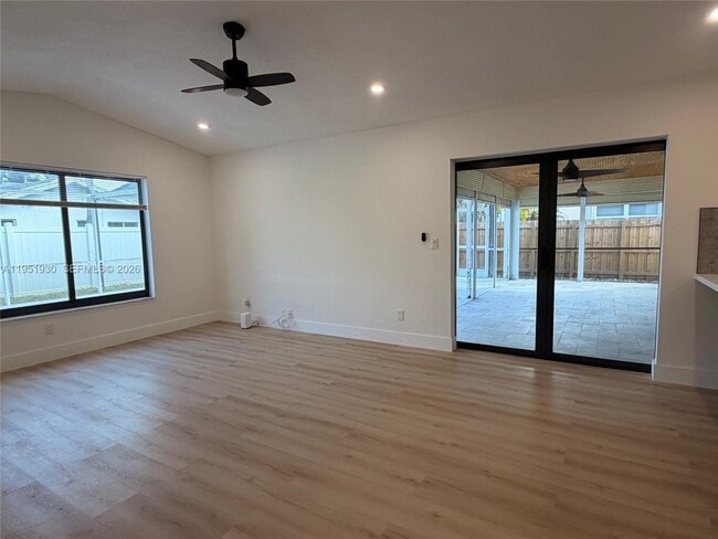 Building Photo - 1462 SW 25th Ave