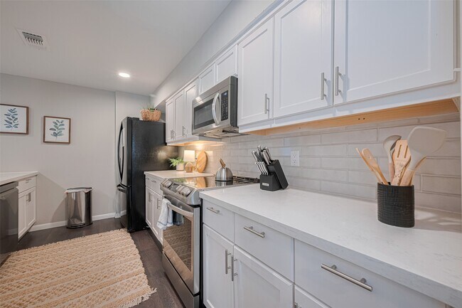 Building Photo - 14688 Perthshire Rd