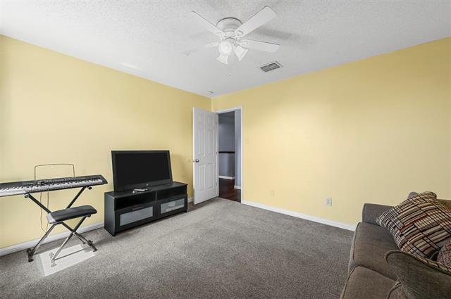 Building Photo - 917 Sanden Blvd