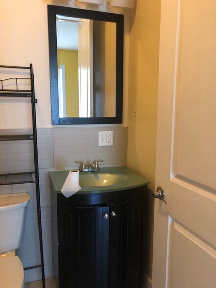 Building Photo - 646 Montgomery St