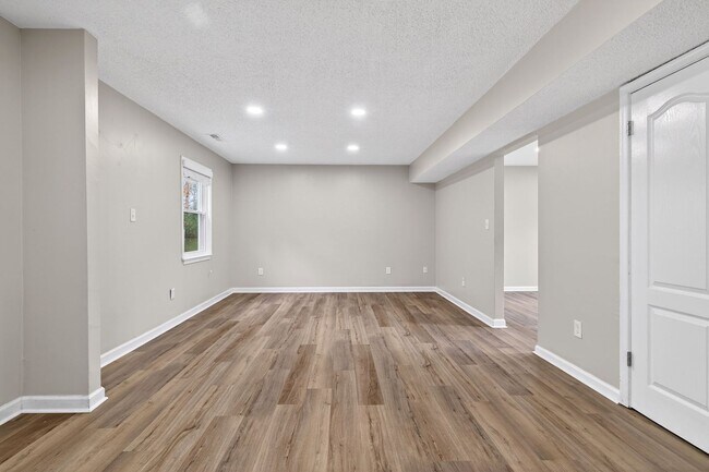Building Photo - Virginia Beach Gem – 3 Bed, 2.5 Bath with Fenced Yard & Modern Upgrades