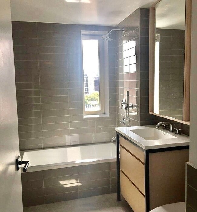 Building Photo - 385 1st Ave