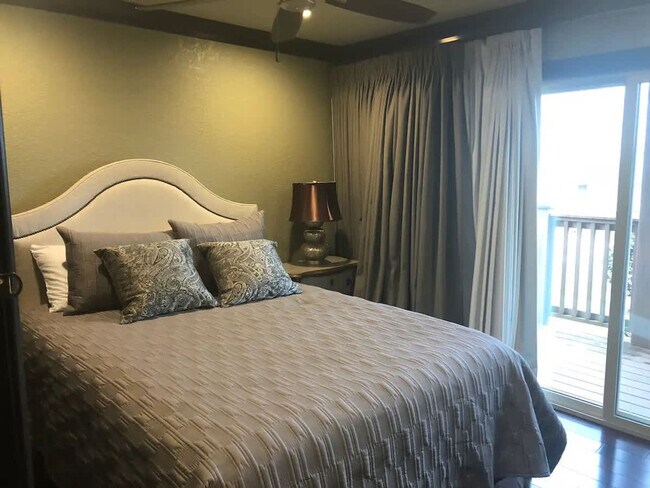 Building Photo - 14805 Dutchmans Dr